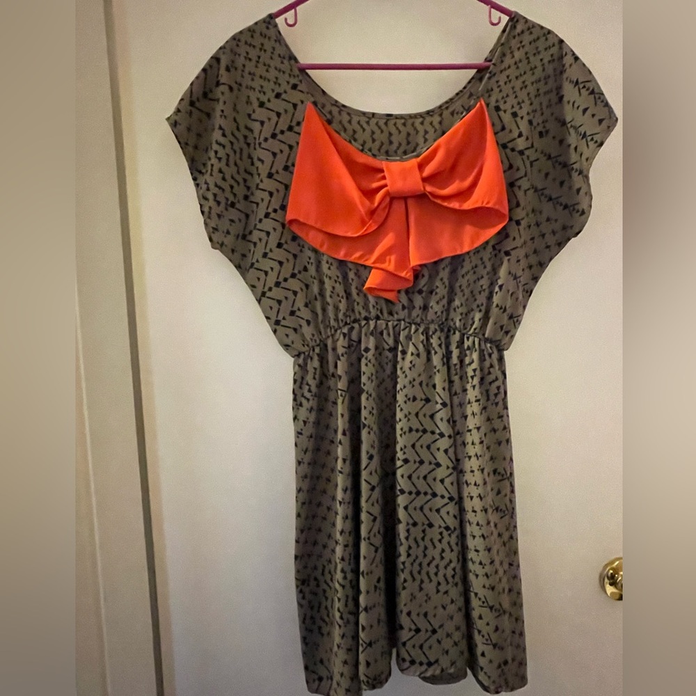 Grey Boutique Dress with Orange Bow on Back, Medium